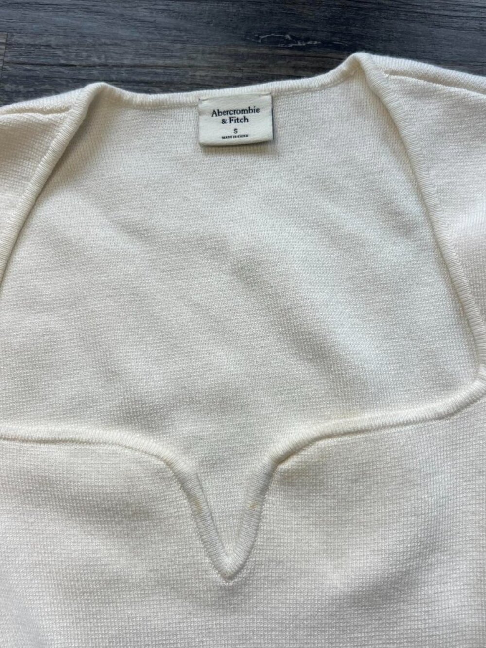 White ribbed knit long sleeve top with sweetheart cutout neckline going out - Picture 3 of 3
